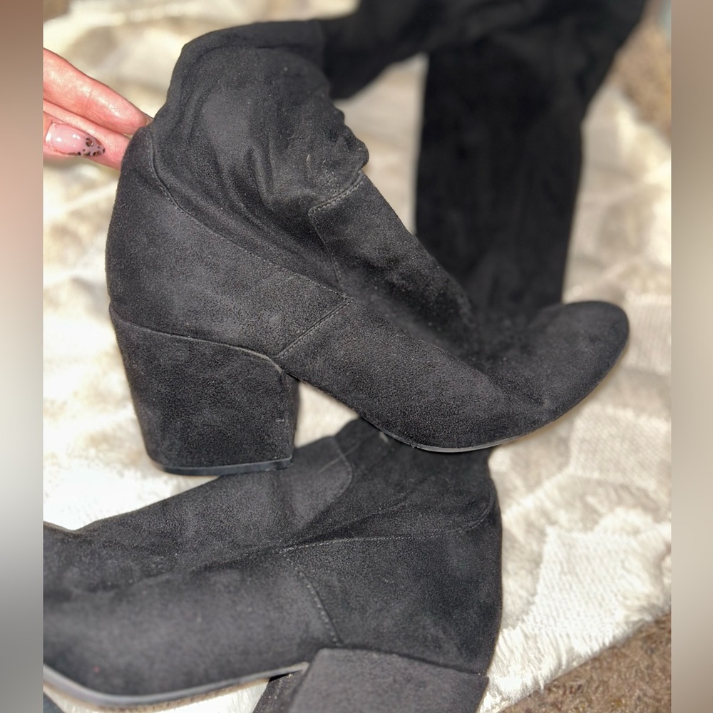 Elegant Black Women's Boots